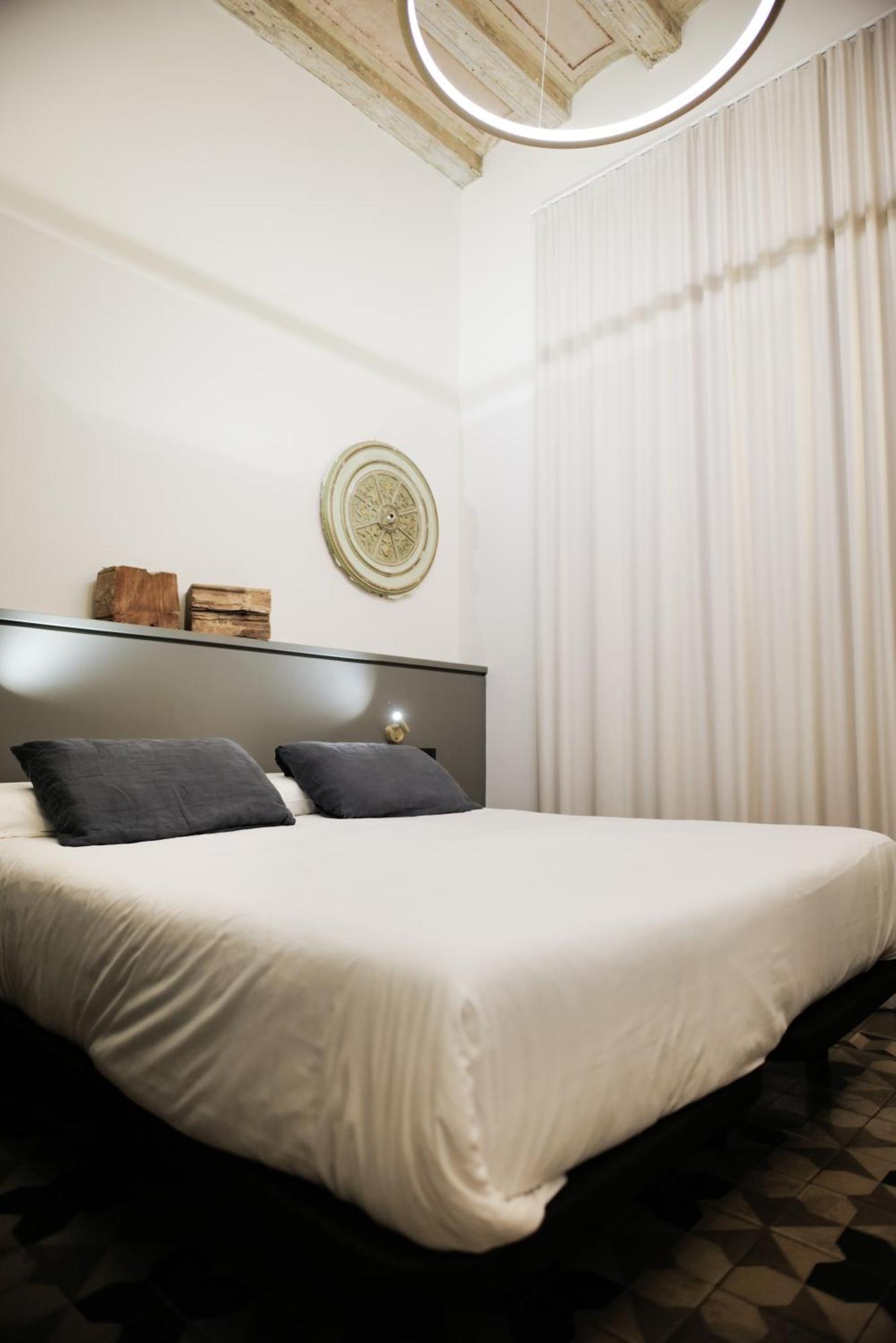 Hostal Porxos Garden Barcelona Exteriör bild