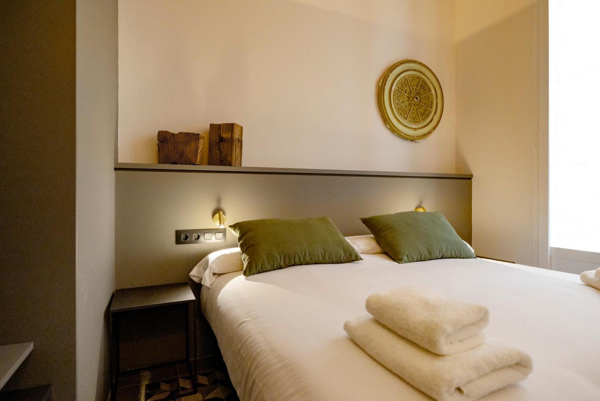 Hostal Porxos Garden Barcelona Exteriör bild