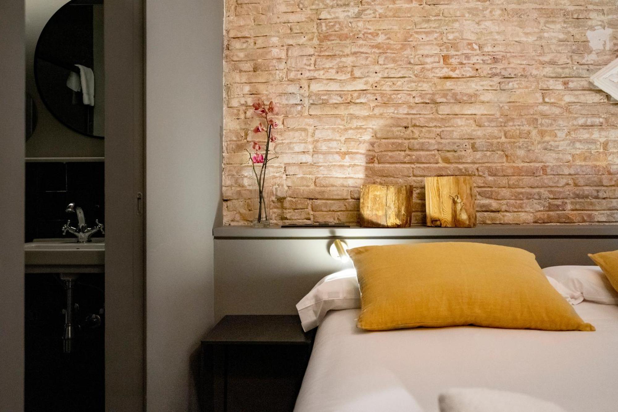 Hostal Porxos Garden Barcelona Exteriör bild